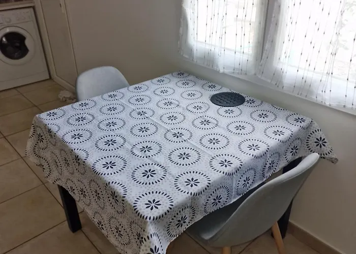 Lägenhet Avec Jardin Au Calme - Wi-fi Saint-Georges-dʼOrques